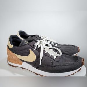 Nike Daybreak Pomegranite men 10.5 US